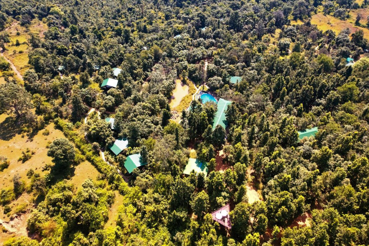 Kanha Jungle Camp ภายนอก รูปภาพ