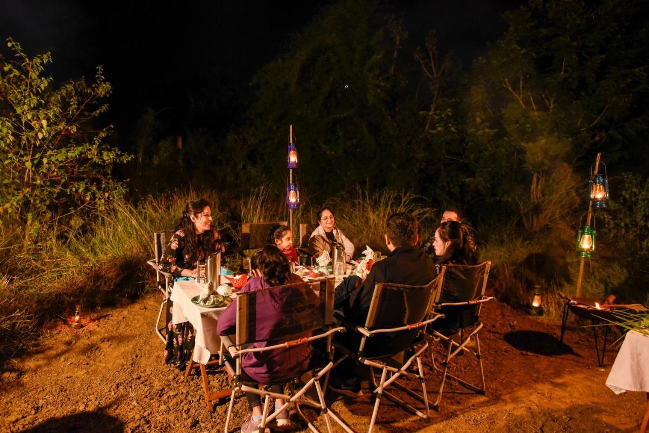 Kanha Jungle Camp ภายนอก รูปภาพ