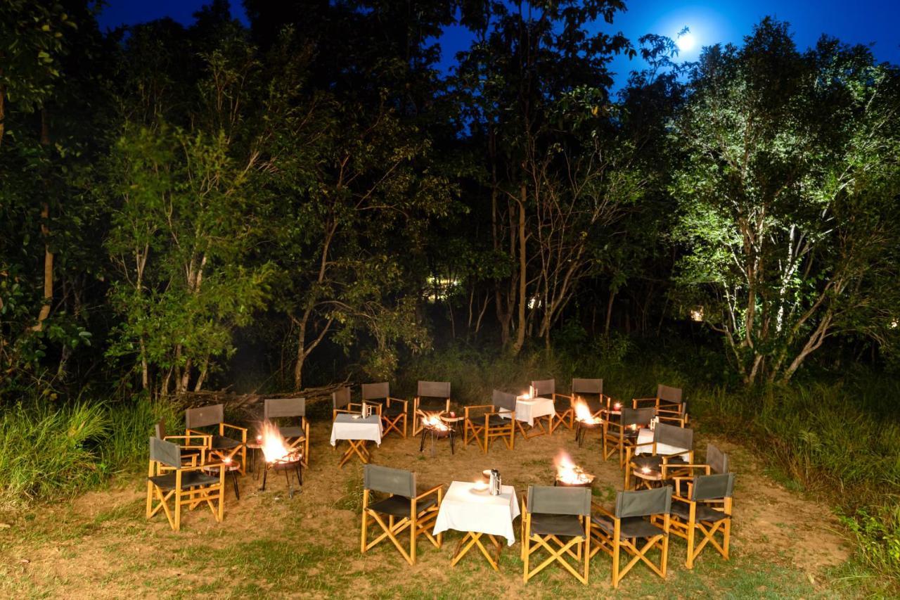 Kanha Jungle Camp ภายนอก รูปภาพ