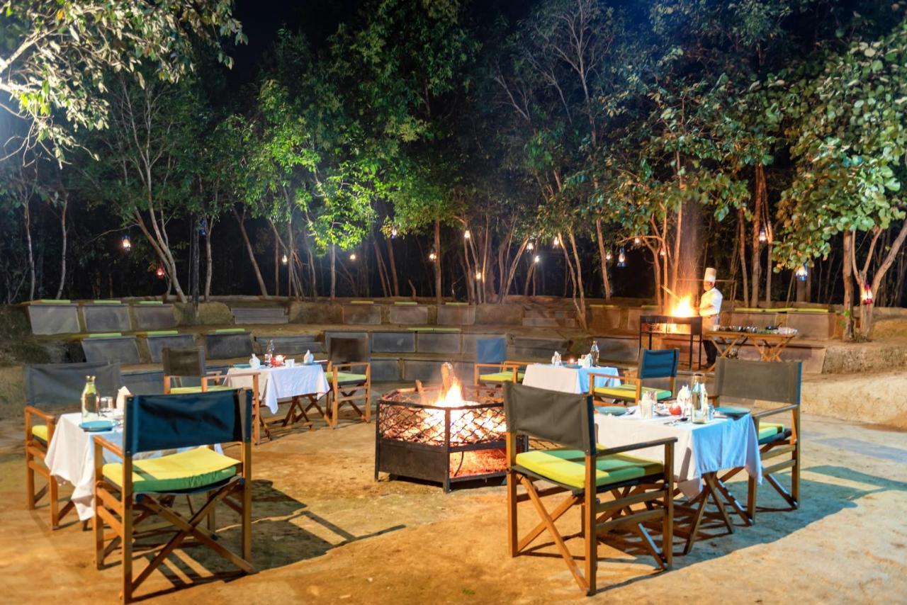 Kanha Jungle Camp ภายนอก รูปภาพ