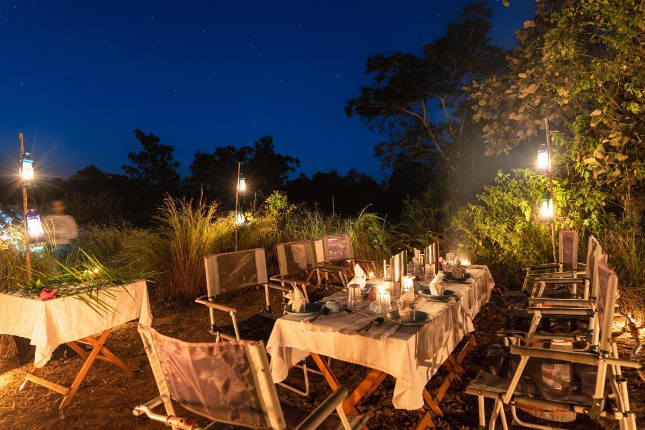 Kanha Jungle Camp ภายนอก รูปภาพ