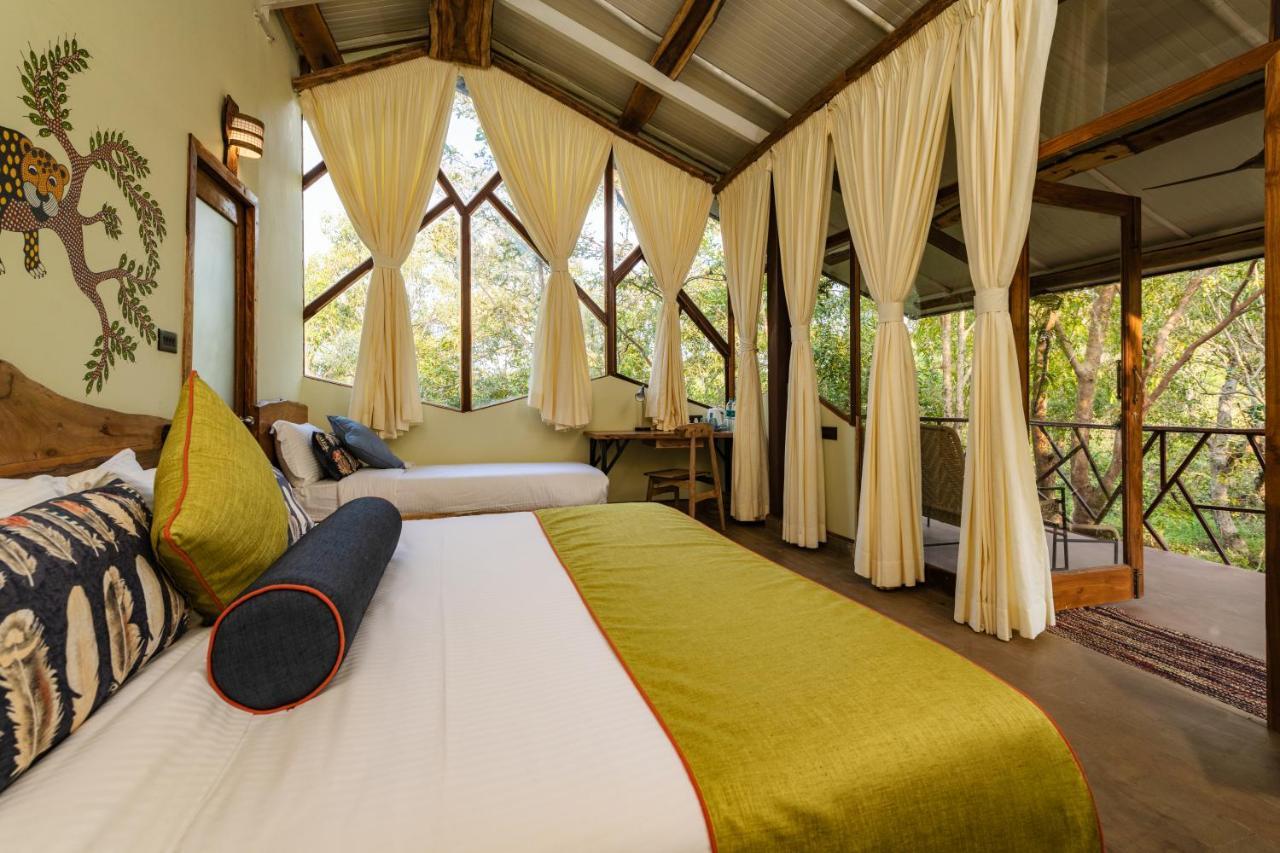 Kanha Jungle Camp ภายนอก รูปภาพ
