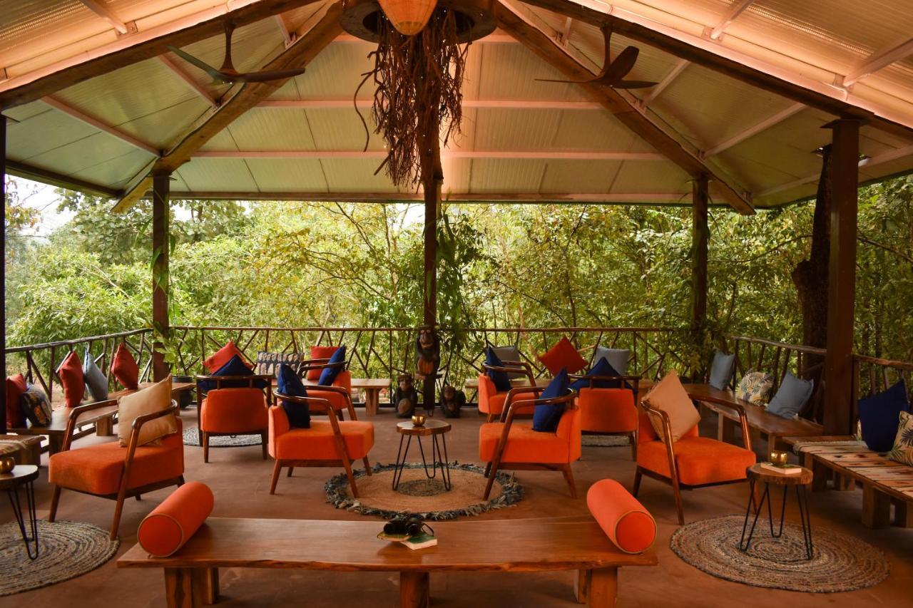 Kanha Jungle Camp ภายนอก รูปภาพ