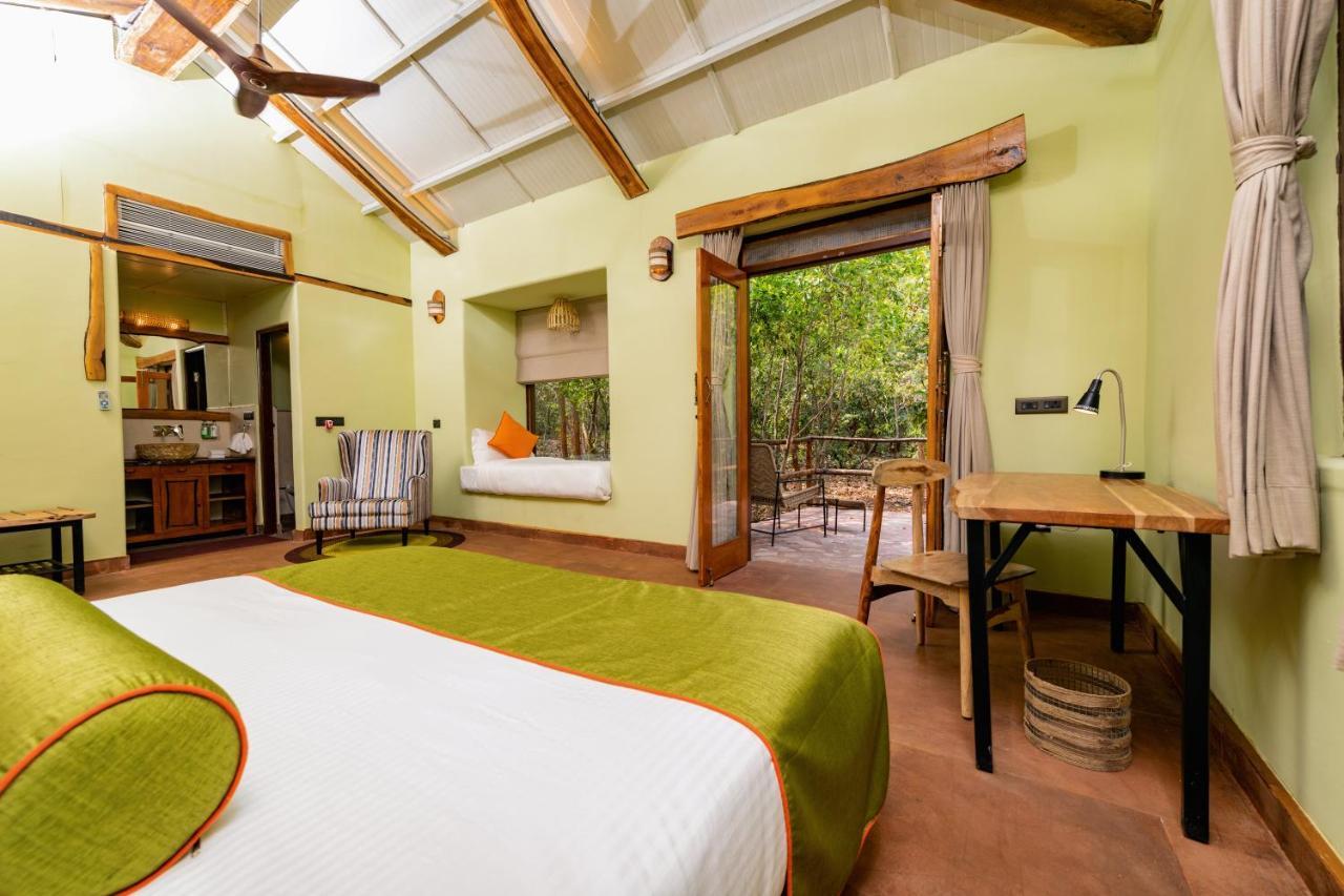 Kanha Jungle Camp ภายนอก รูปภาพ