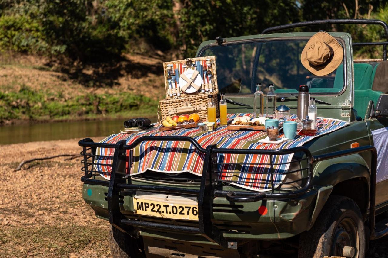 Kanha Jungle Camp ภายนอก รูปภาพ