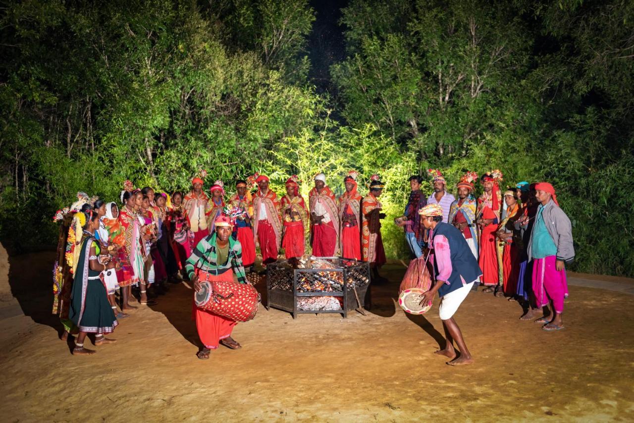 Kanha Jungle Camp ภายนอก รูปภาพ