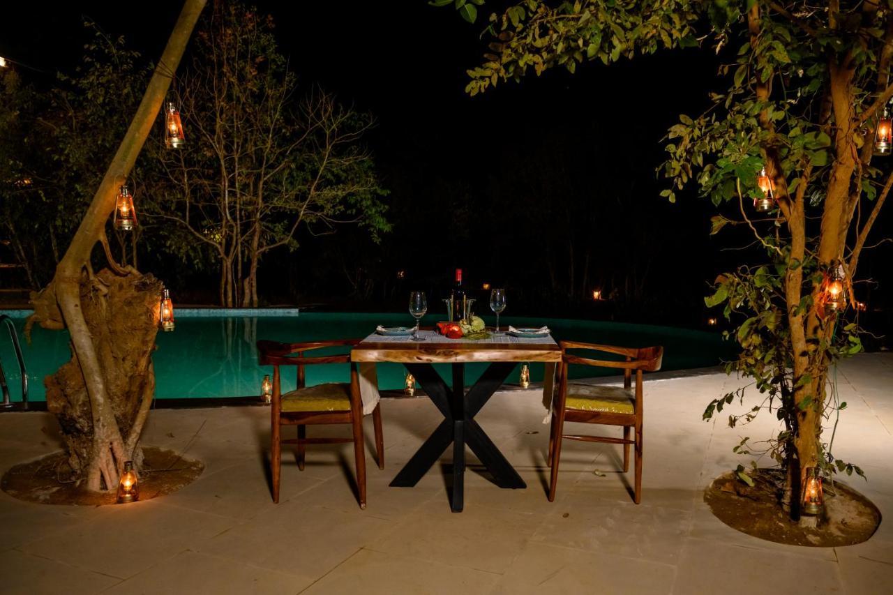 Kanha Jungle Camp ภายนอก รูปภาพ