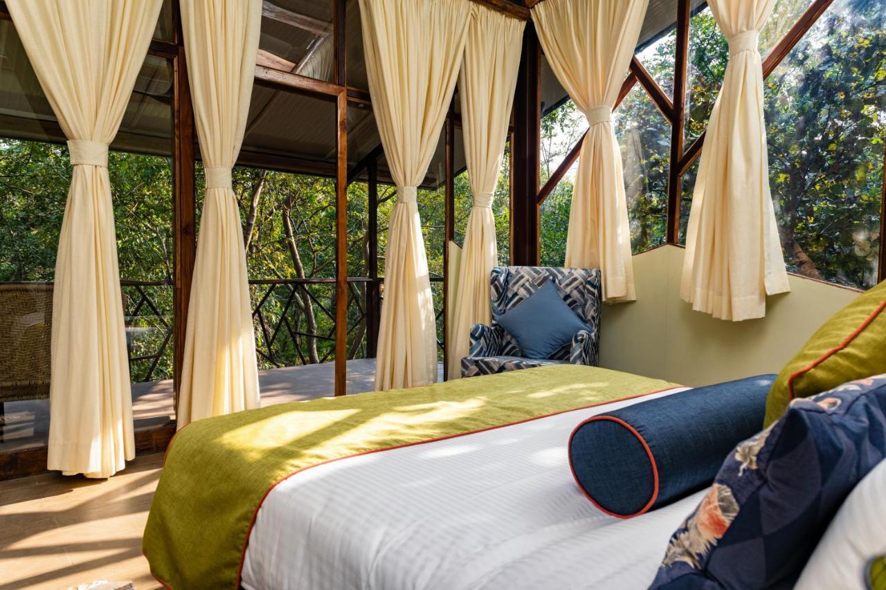 Kanha Jungle Camp ภายนอก รูปภาพ