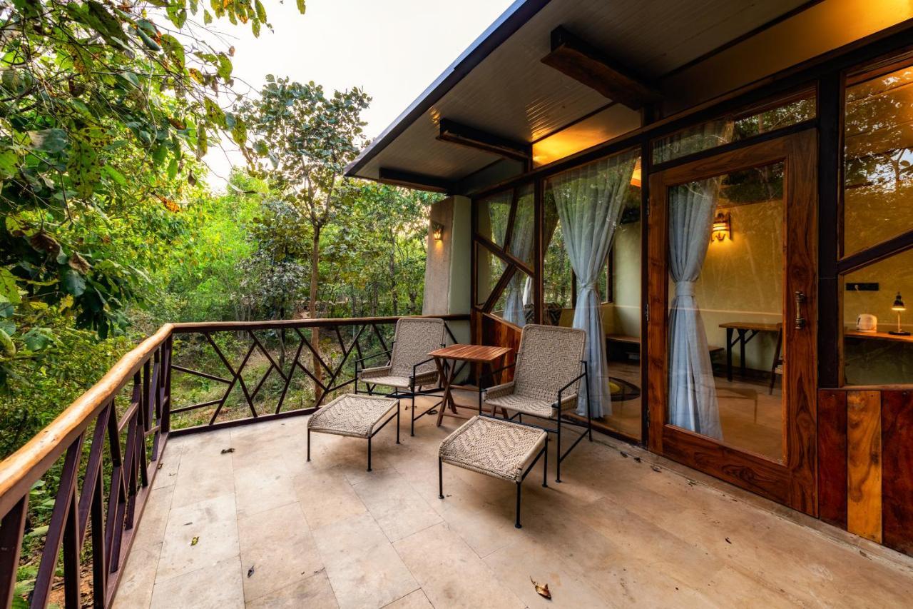 Kanha Jungle Camp ภายนอก รูปภาพ