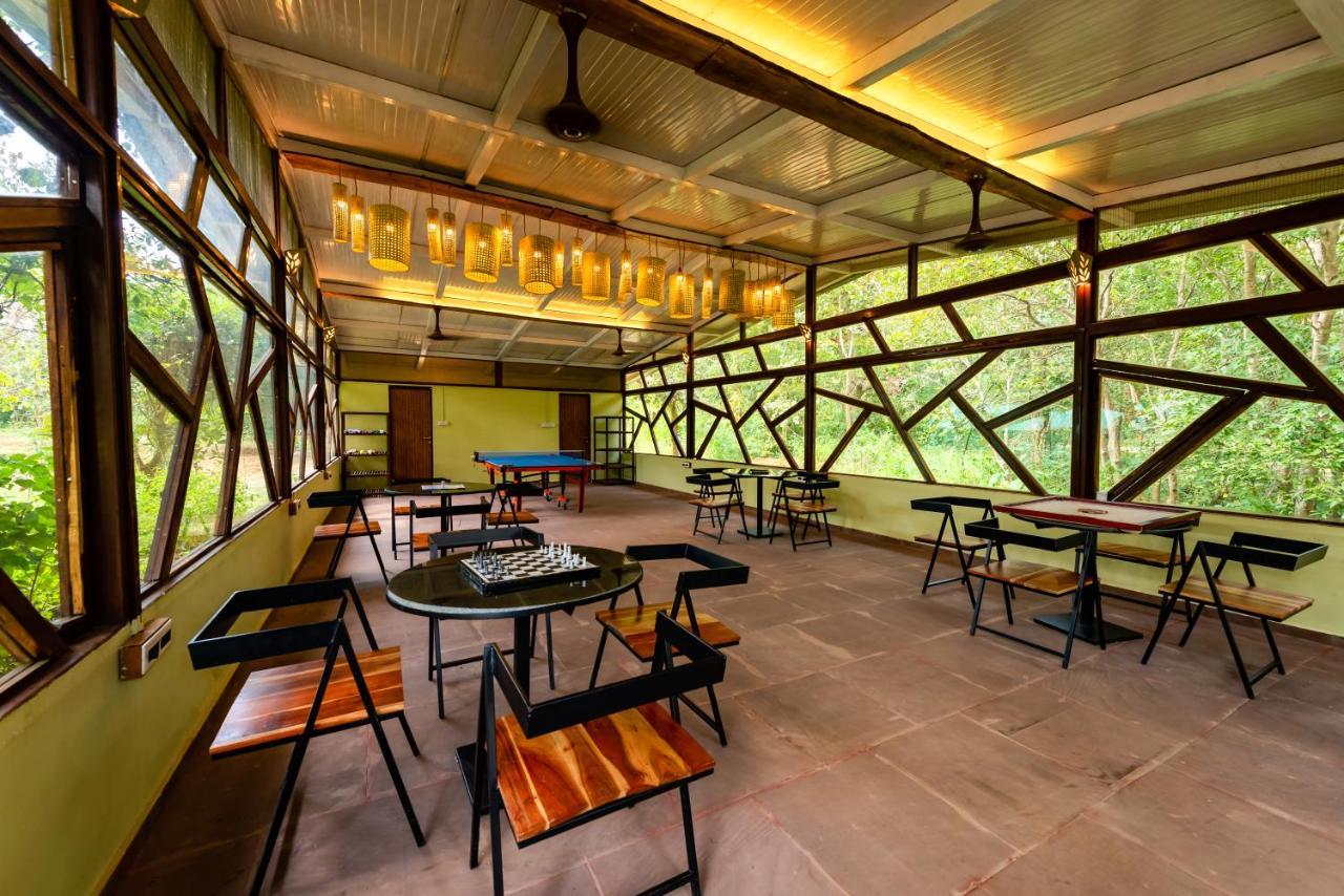 Kanha Jungle Camp ภายนอก รูปภาพ