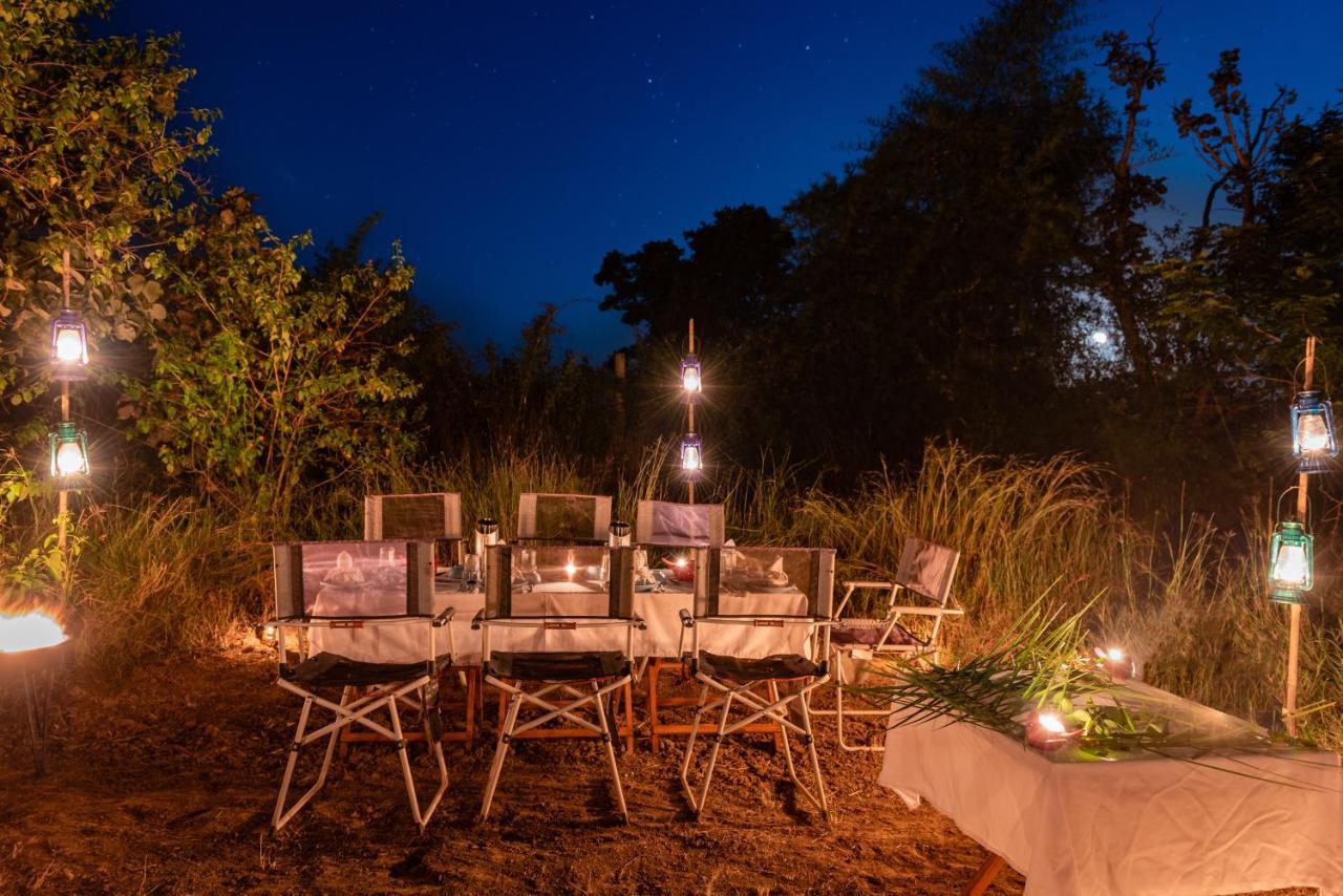 Kanha Jungle Camp ภายนอก รูปภาพ