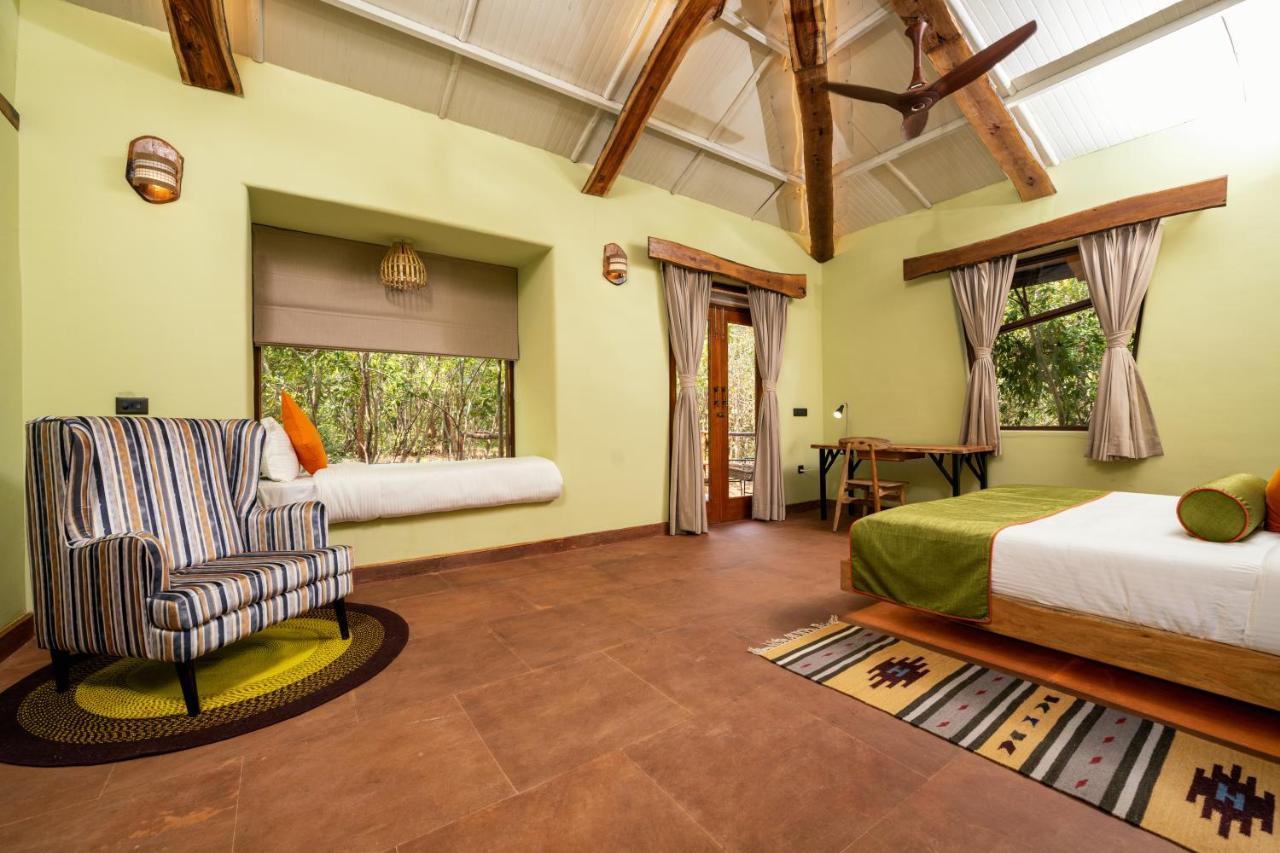 Kanha Jungle Camp ภายนอก รูปภาพ